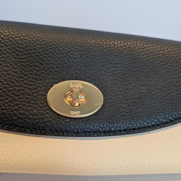 Coach Cream And Black Turnlock Wallet - Good Pre-owned Condition F31967 - Picture 2 of 8